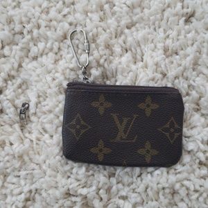 Louis vuitton key pouch monogram